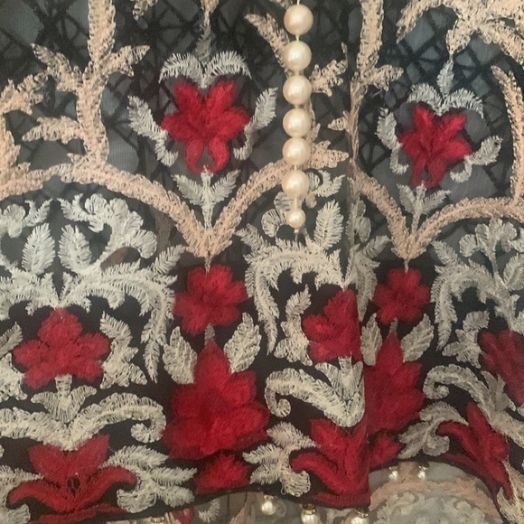 Beautifully embroidered lace Kurta with pearls, high low style - Picture 2 of 3